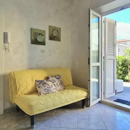 דירה 50 Mt Dal Mare Corte Wi-fi E Condizionatore Porto SantʼElpidio