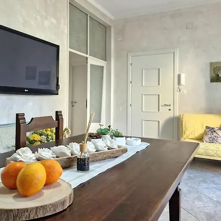 50 Mt Dal Mare Corte Wi-fi E Condizionatore * Porto SantʼElpidio