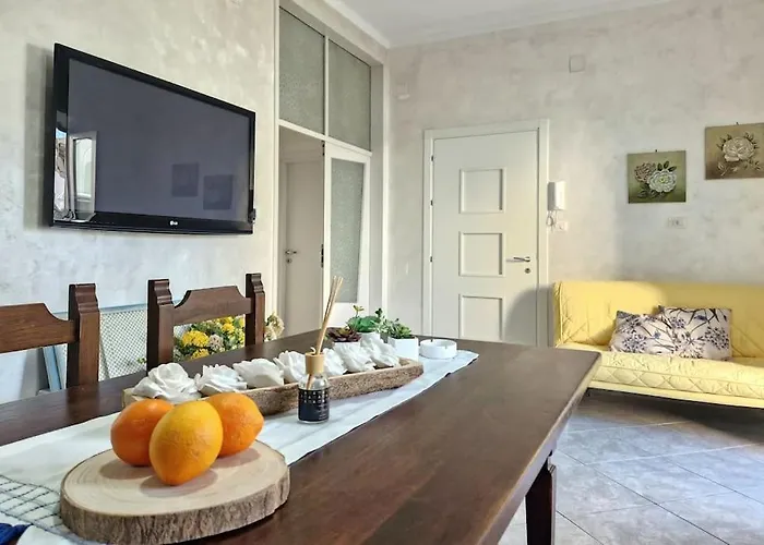 50 Mt Dal Mare Corte Wi-fi E Condizionatore * Porto SantʼElpidio