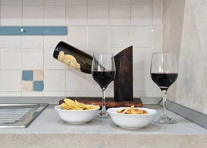 50 Mt Dal Mare Corte Wi-fi E Condizionatore Lejlighed Porto SantʼElpidio